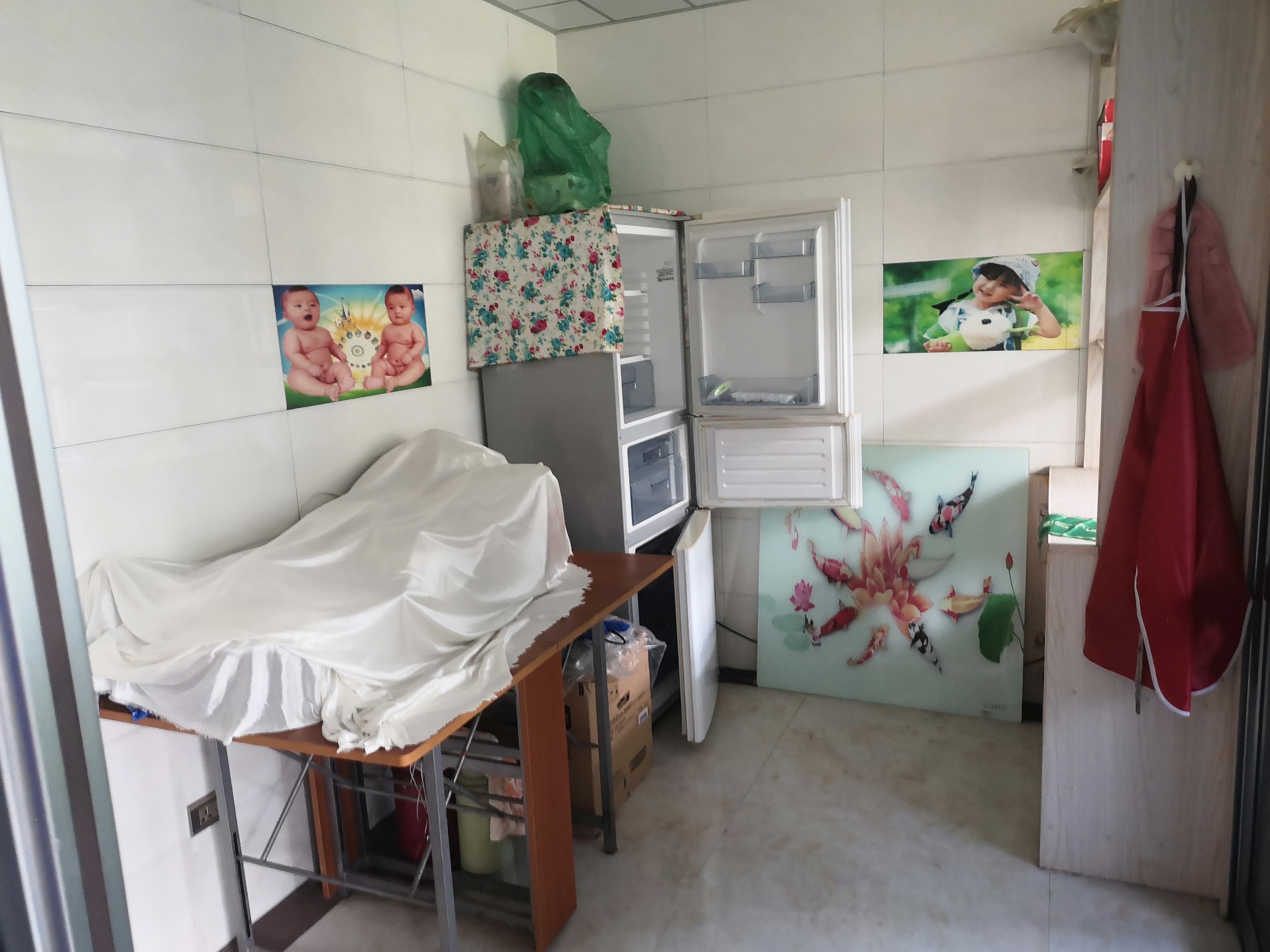 环球附近华冠酒店对面福满楼公寓新装电梯两房两厅两卫出租带中央空调