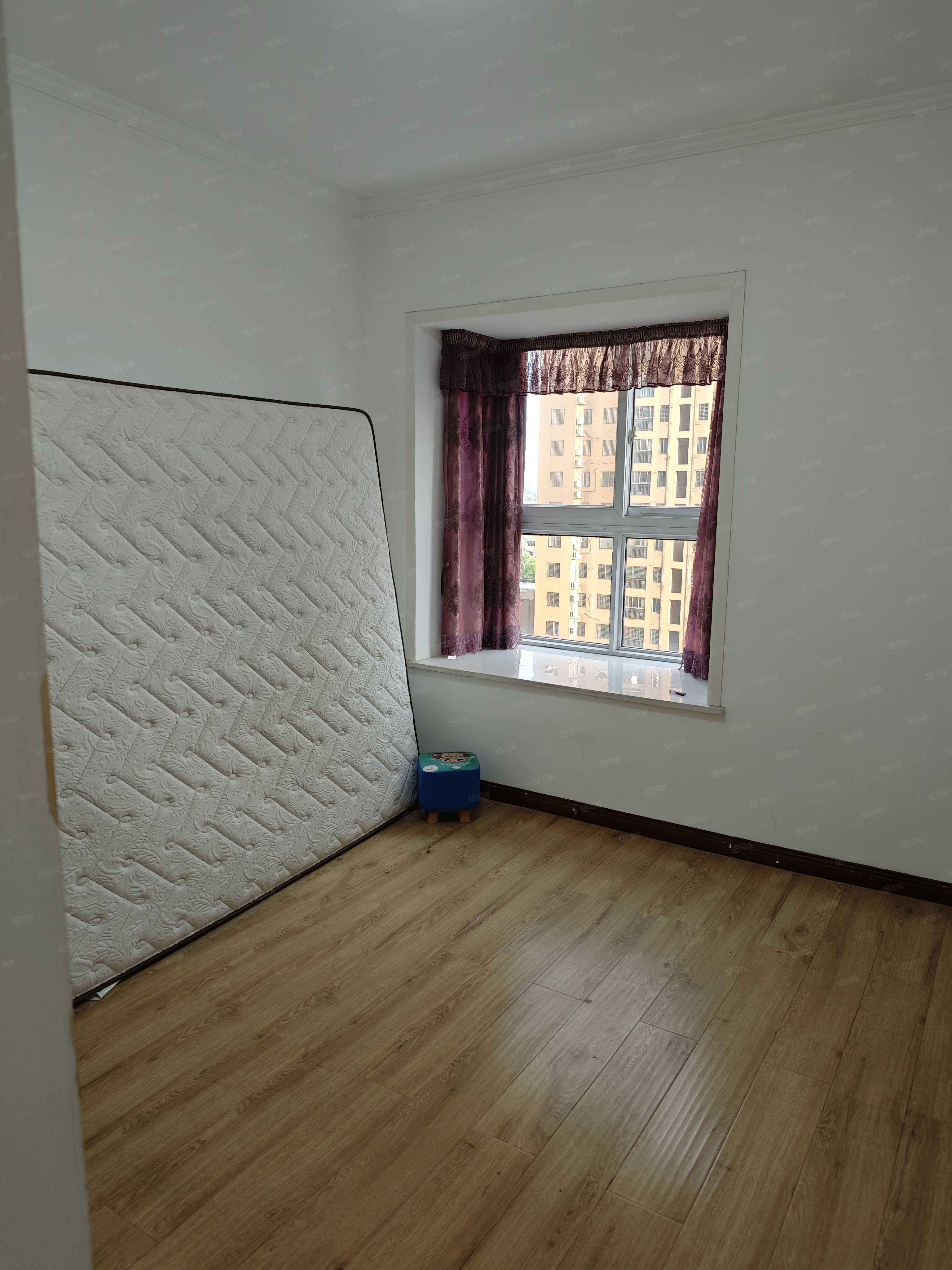 翰林公馆118平3室2厅2卫南北通透前后阳台优价出售！