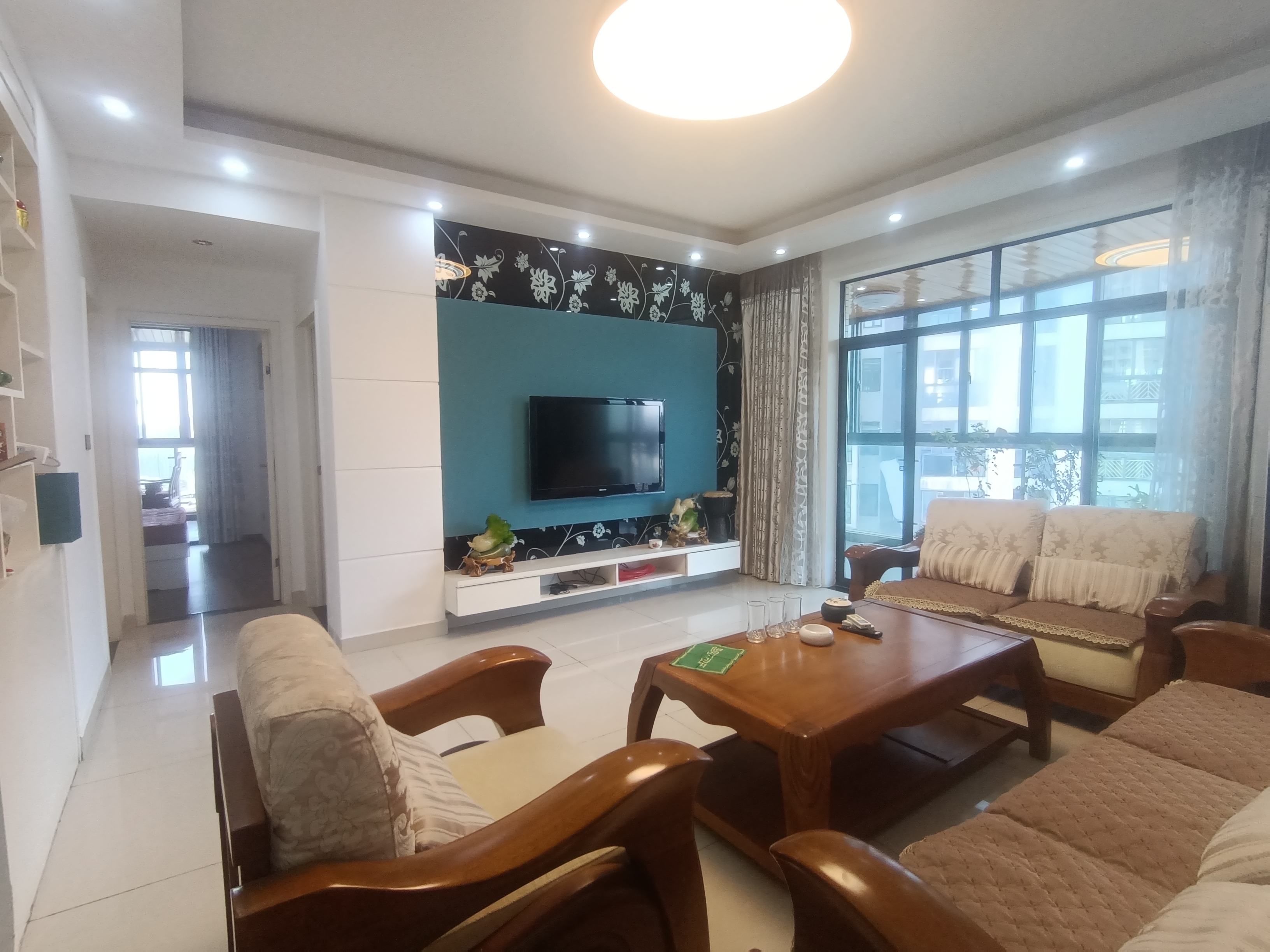 鸣宇尚城 精装大三房  赠送入户花园  南北超大阳台  家电家私全送