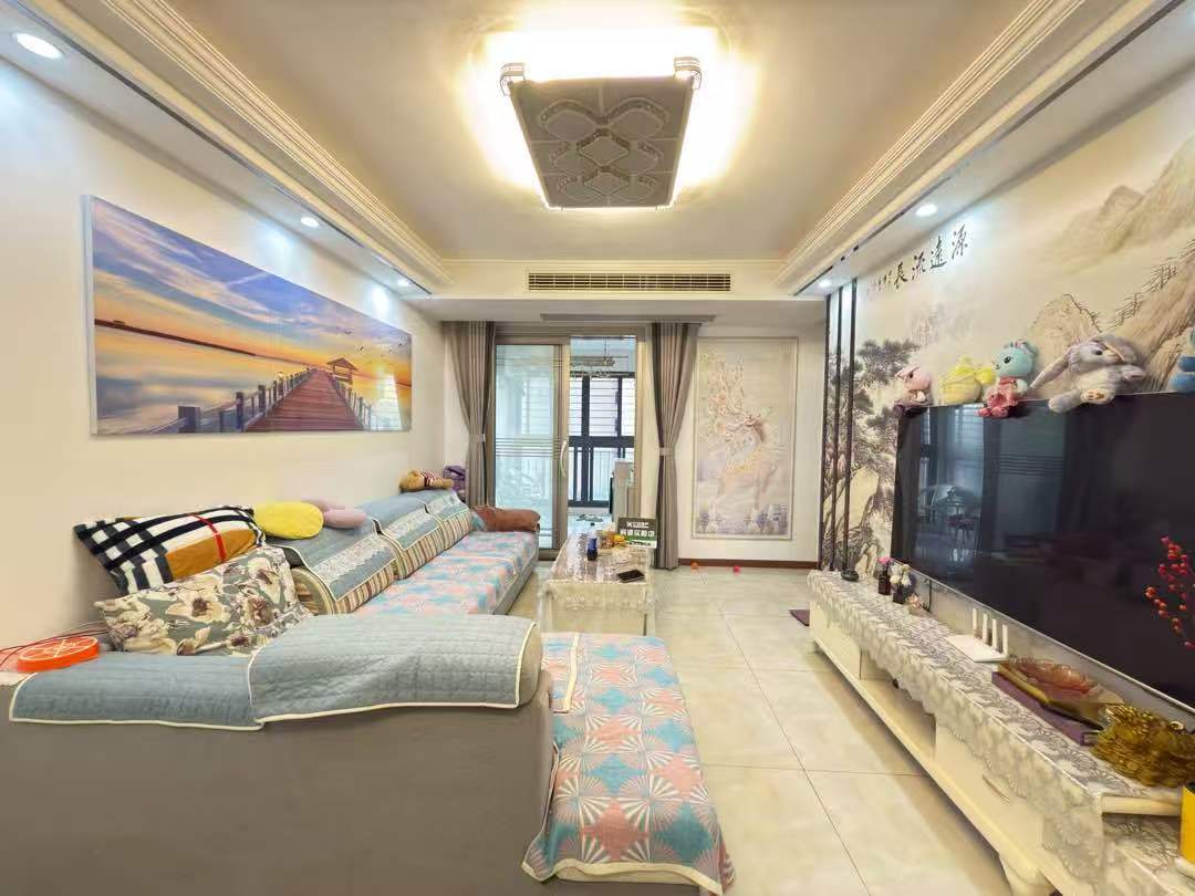 一中正对面， 翰林公馆 ，温馨3房2厅 ，成色新 ，好楼层，证满二