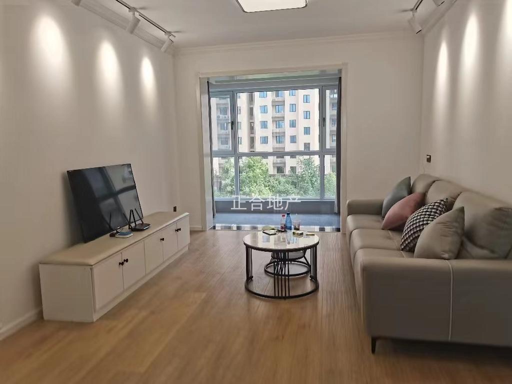 房东诚心出售，城南，荣怀，精装两房，保养成色新，采光好