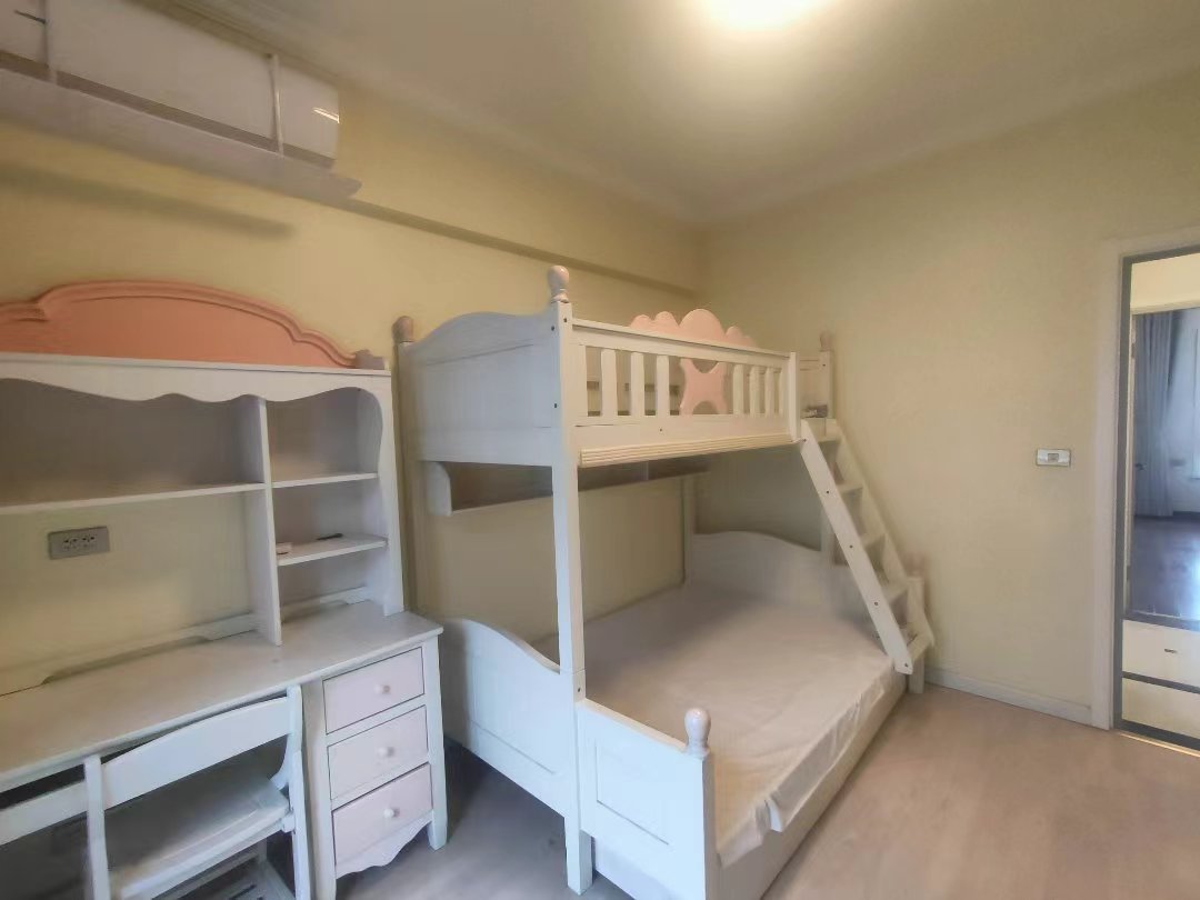 德政金园香榭里北.精装三房两卫.带露台.证件满二.看房方便