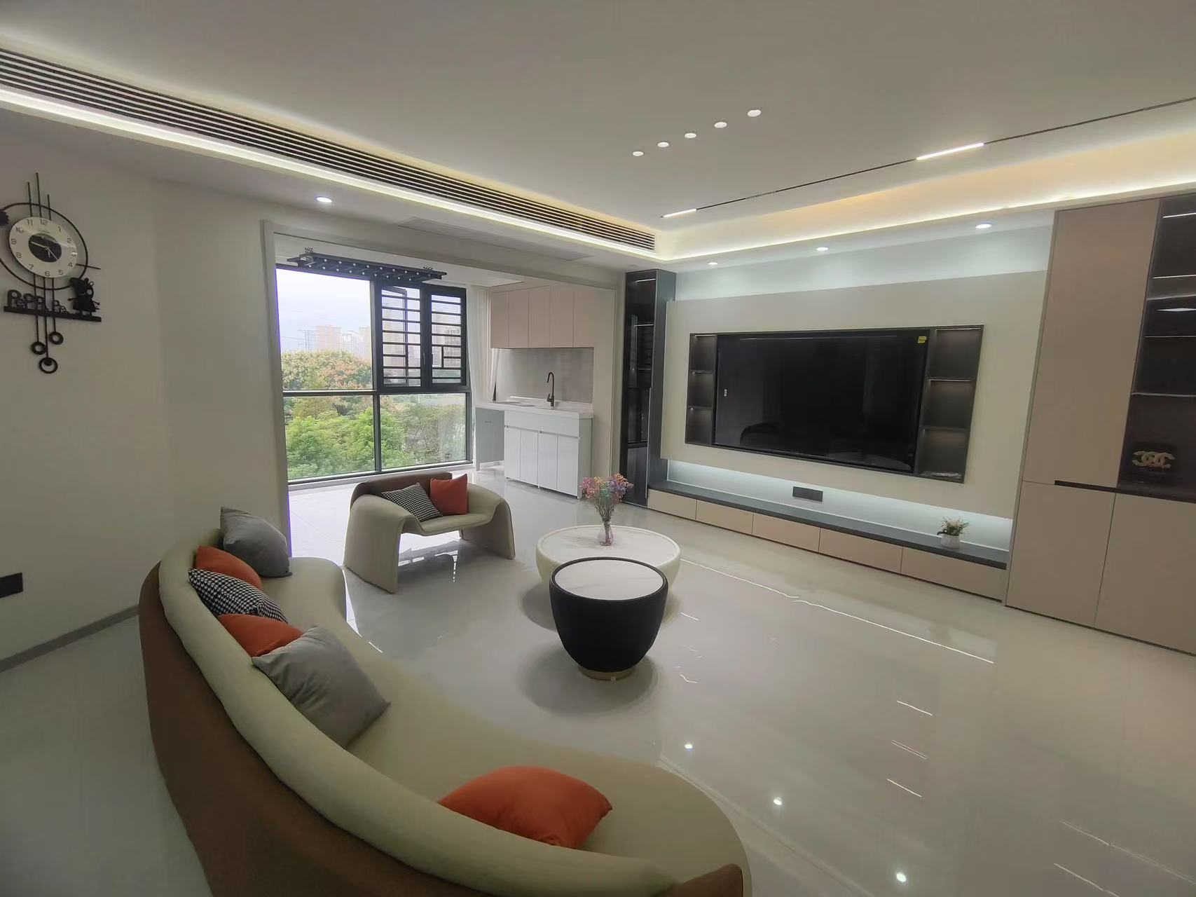 城南，城市丽景湖景房，电梯好楼层，单价5200，全新精装三房二卫，证满二