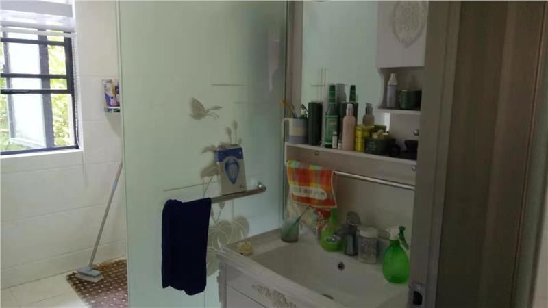 绿地华庭140精装修满二赠送小阳台步梯楼层好