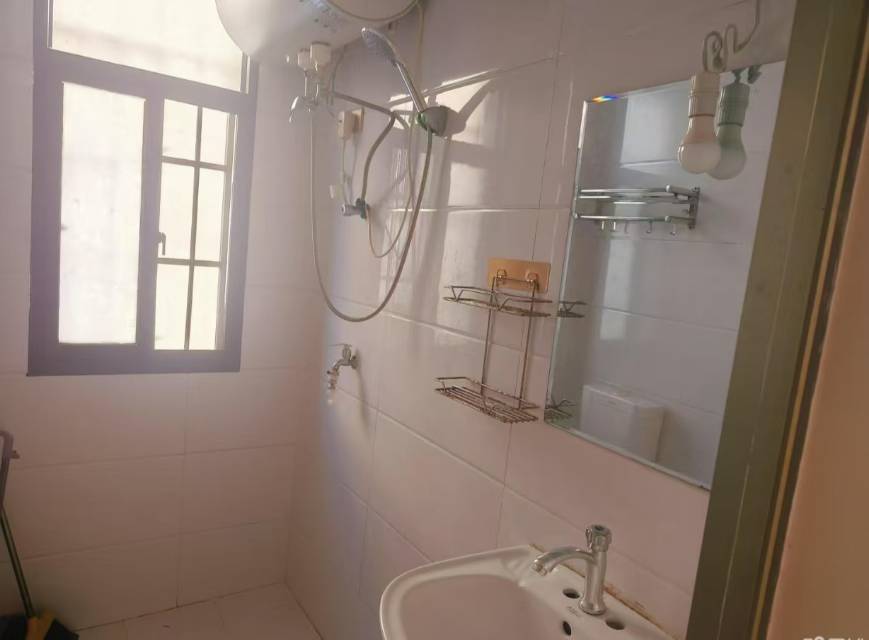 沙嘴私房，设施齐全，拎包即住，（13593998780）