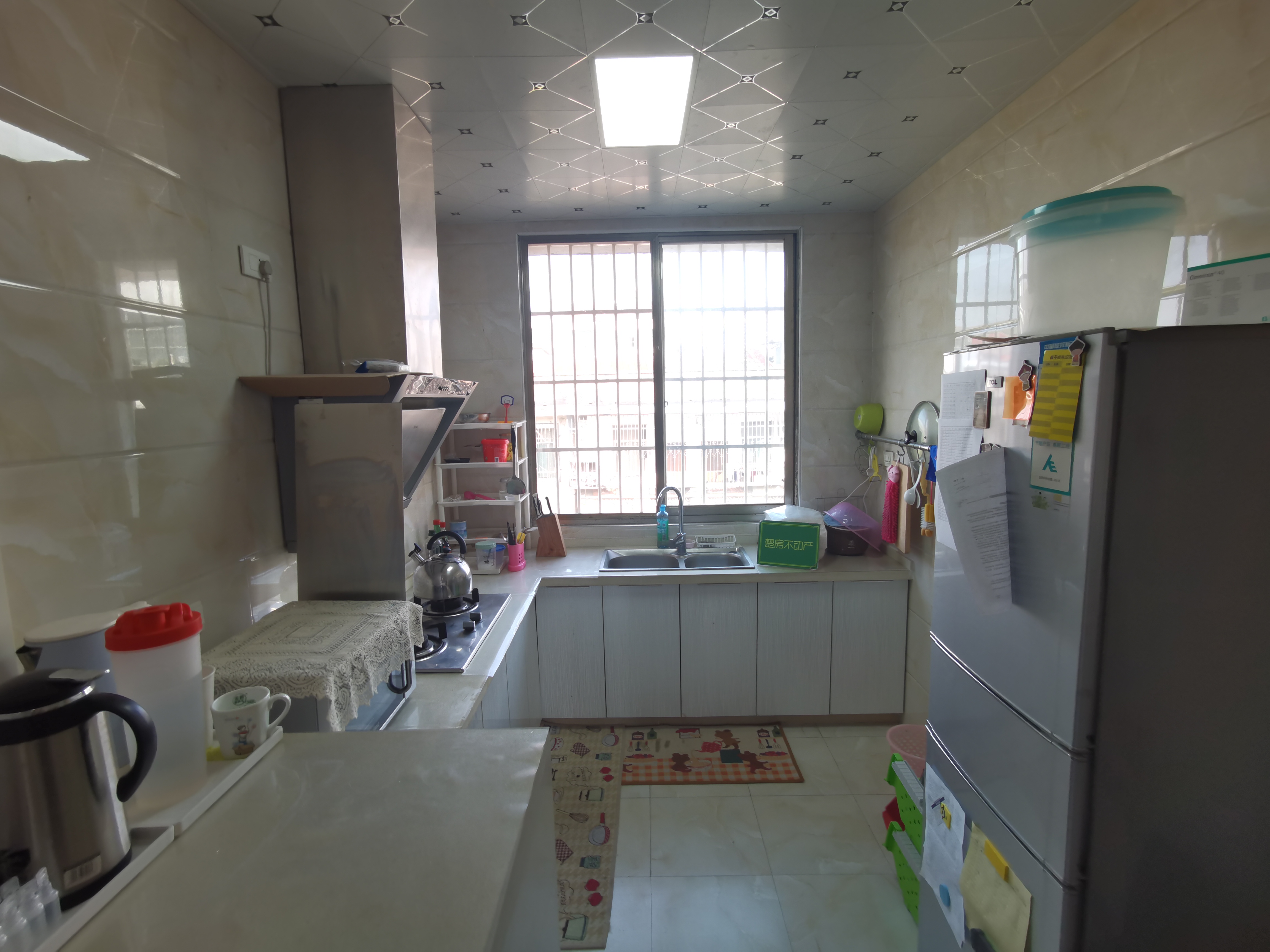 交通路实验小XUE对面全新装修拎包即住看房方便