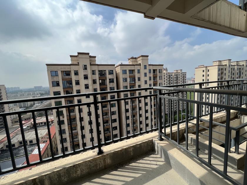 诚心出售，荣怀及第世家，送储藏室，手付6万直接拿下，速度捡漏