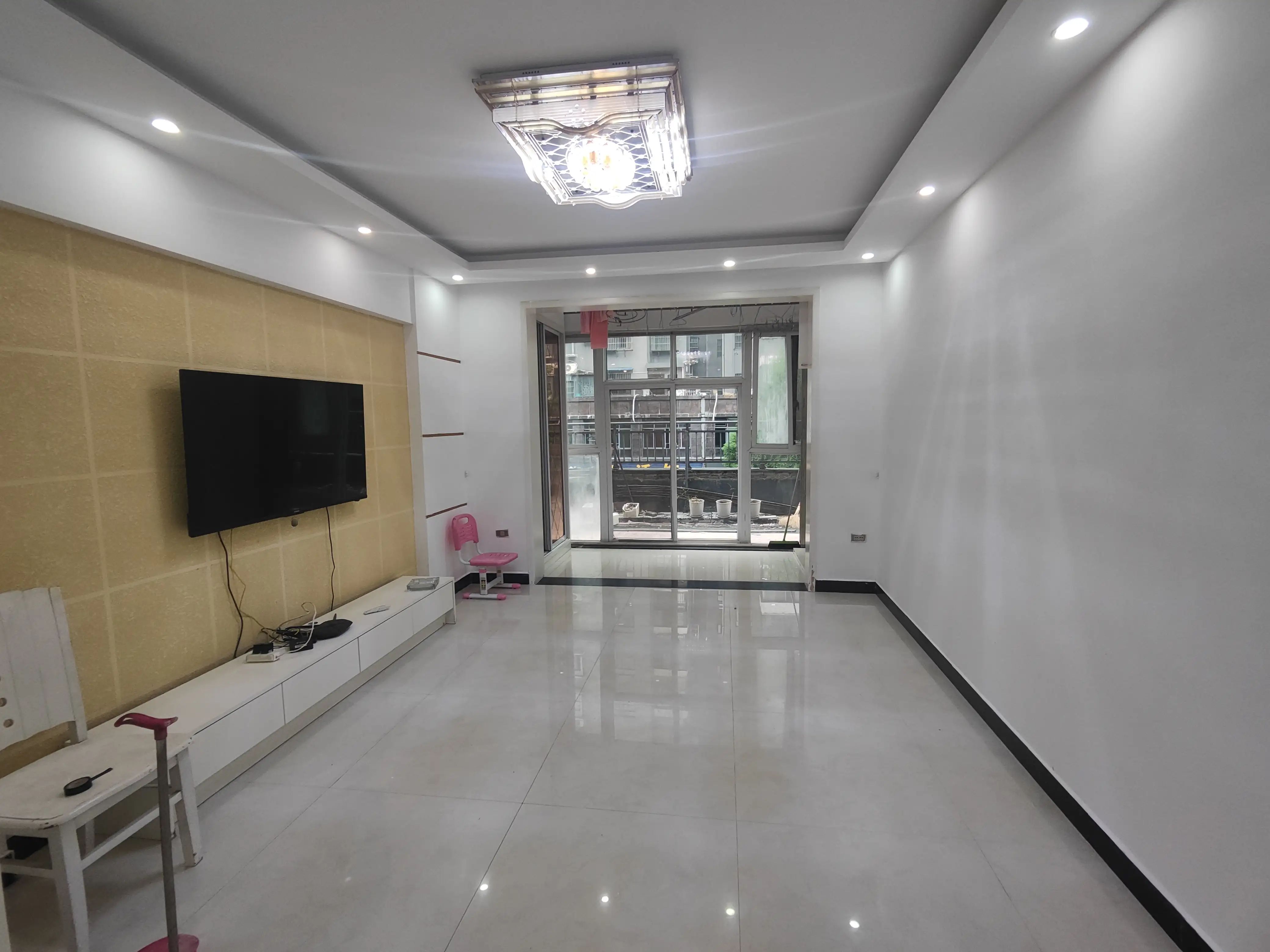 城南，带露台，步梯好楼层，星城国际和园公馆，精装三房，证满二