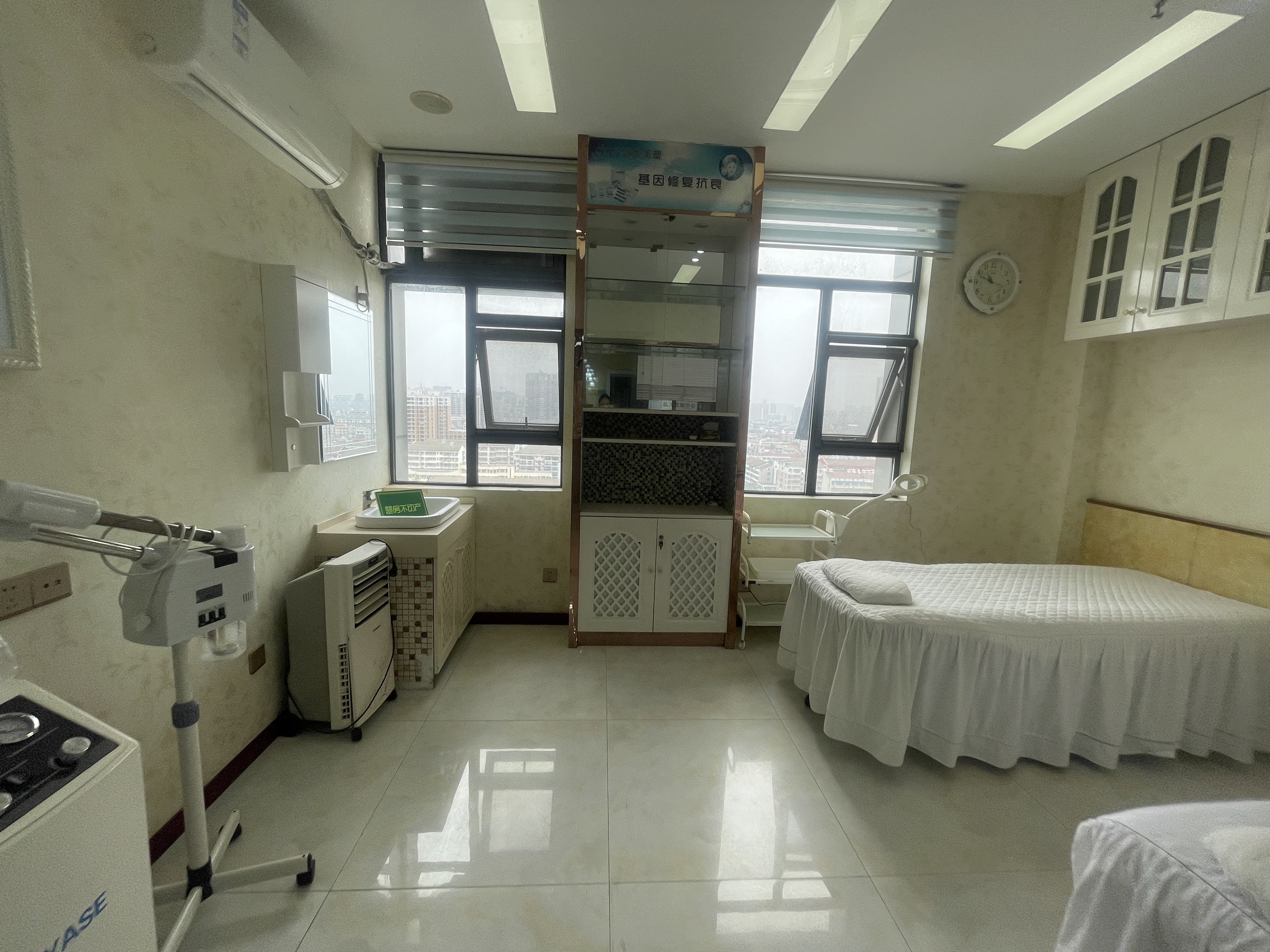 富迪三友. 学府公寓精装. 96平45万. 包过户  .业主以2015年买价出售  配套设施成熟