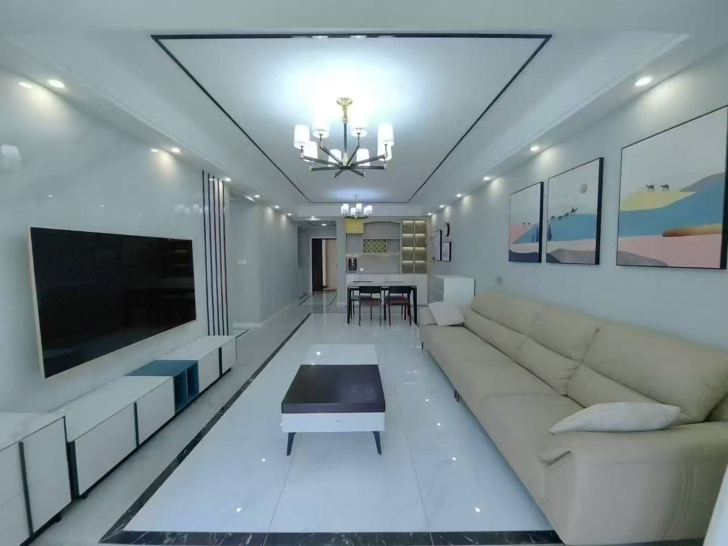 大捡漏，亏本出售，急售，领秀城,​装修9.5成新，单价6400，送地下停车位，