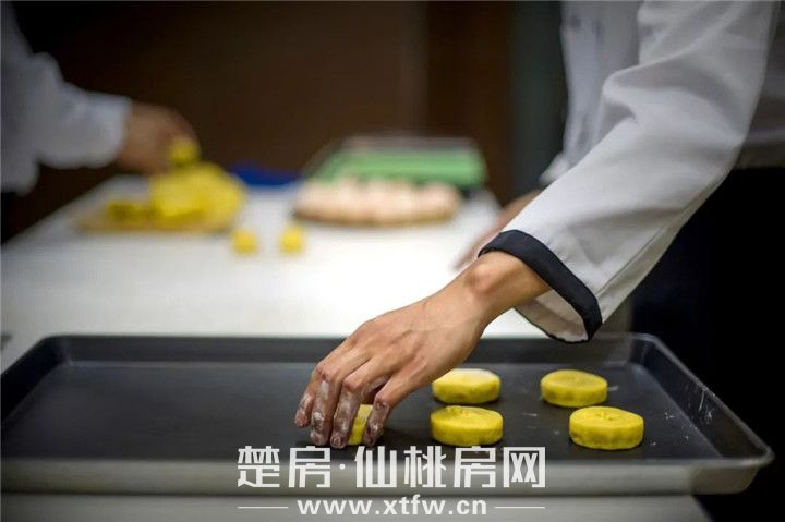 交投·满庭春月饼工坊，开启十一欢乐之旅！