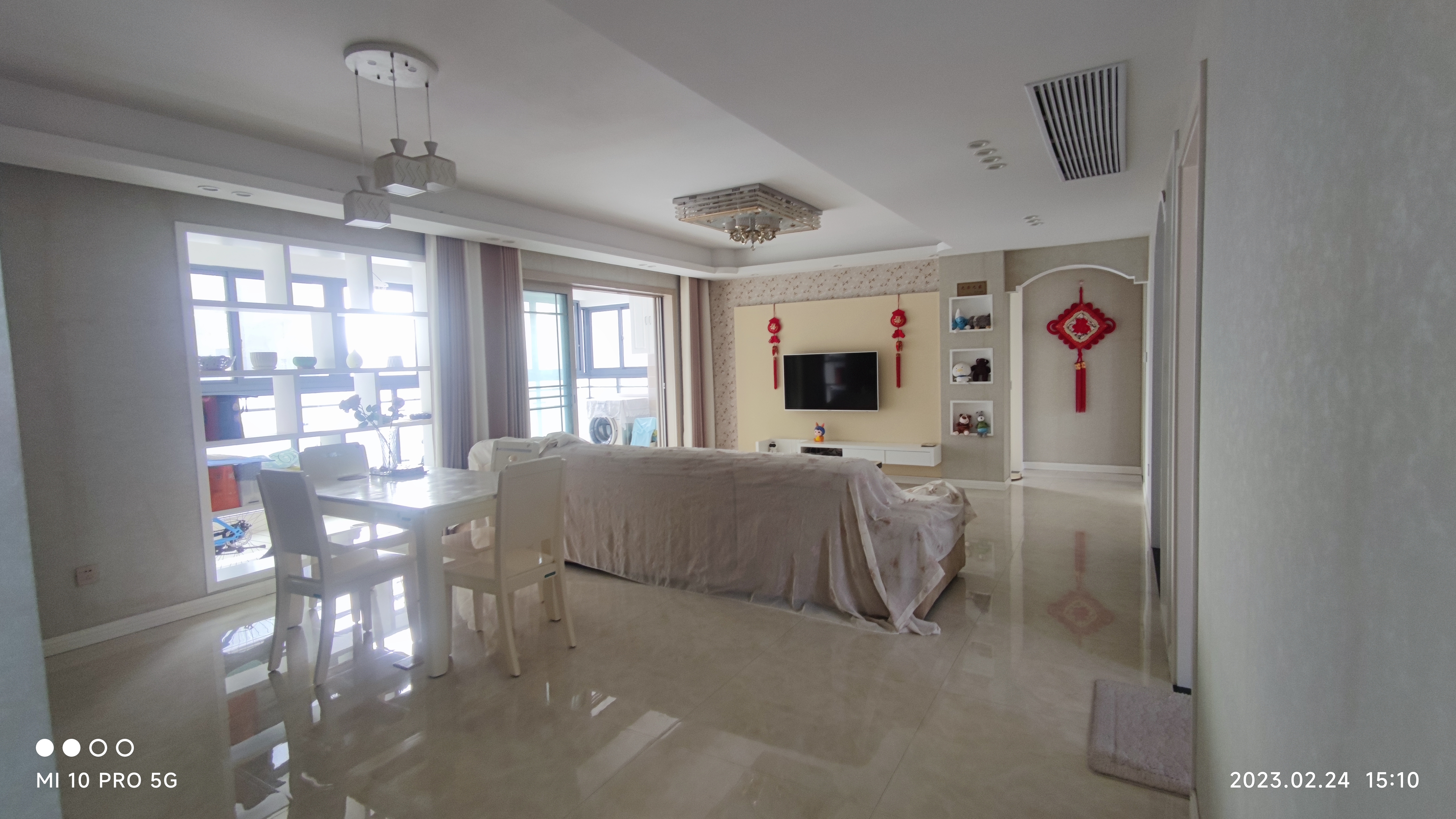 福星城  装修三房  看房方便  大阳台  价格毛坯价