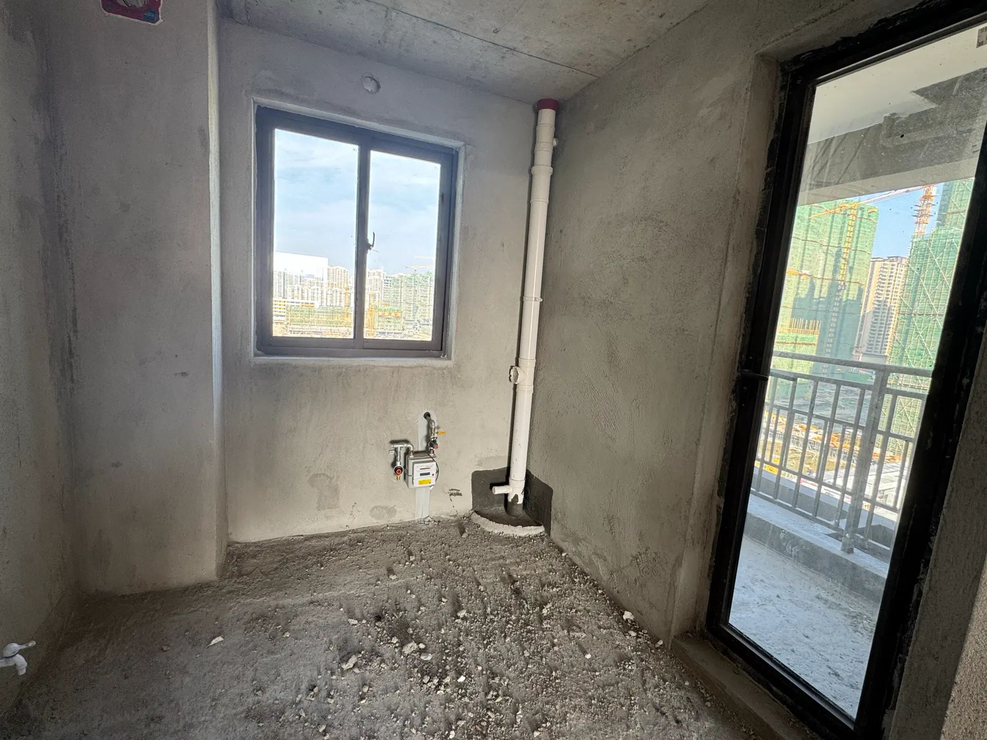 亏本出，城南，吾悦，电梯好楼层11楼，送车位，诚心出售