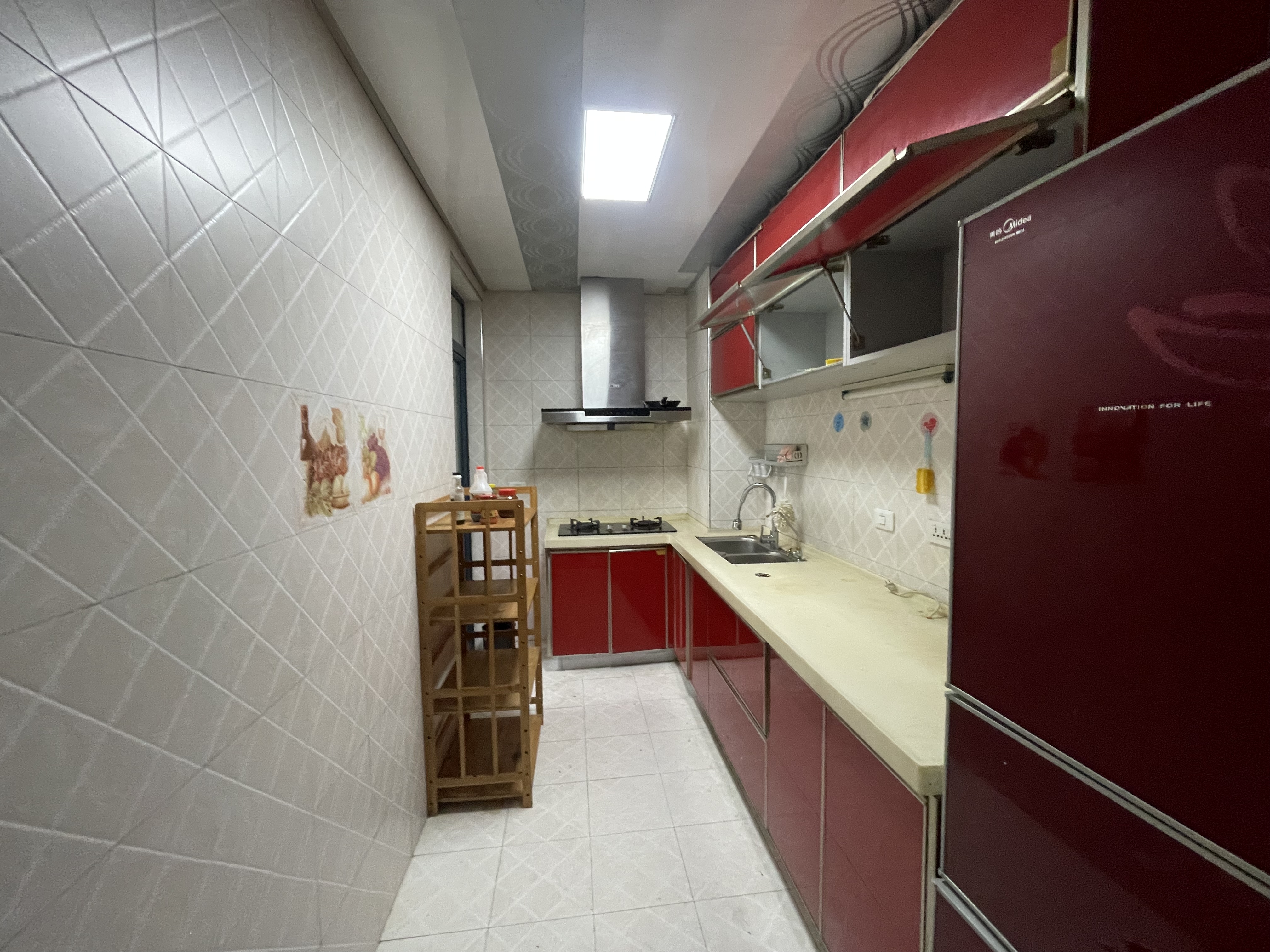 一品苑，电梯2房，提包入住1600一月