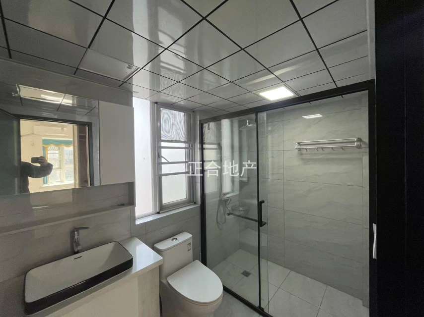 二中旁，森林国际东边户，精装大三房，好楼层。南‮双北‬阳台。