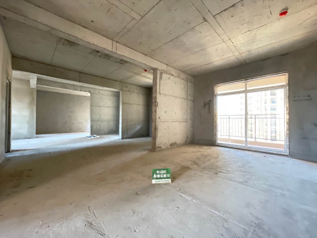 捡漏，南国明珠，单价3800，毛坯4房2厅3阳台，大户型