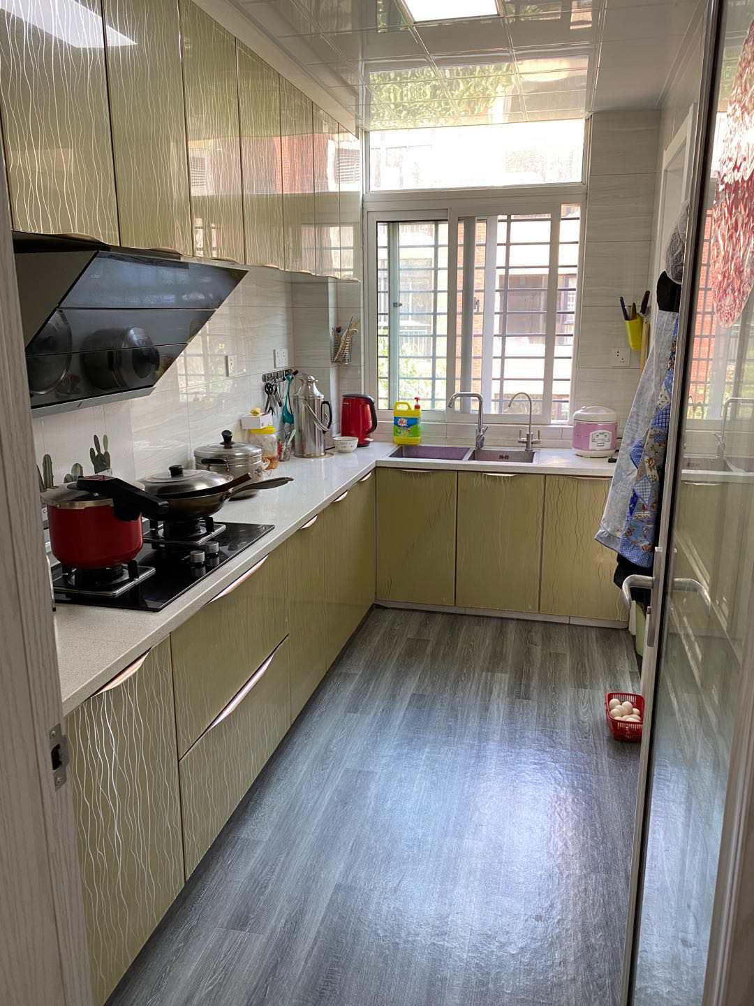 森林国际豪装洋房，中间好楼层