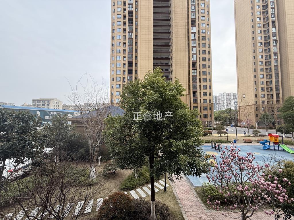 捡漏，次新小区，沔阳悦府，毛坯三房，单价3500，带车位，证满二