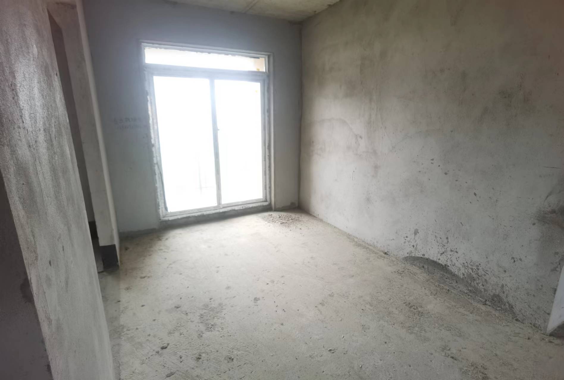 南国明珠四房136平好楼层急售