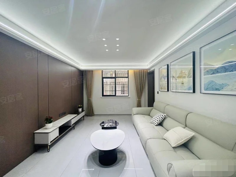 仙桃商城，好邻居旁，步梯二楼，精装三房，交通路菜场 实验晓学附近，