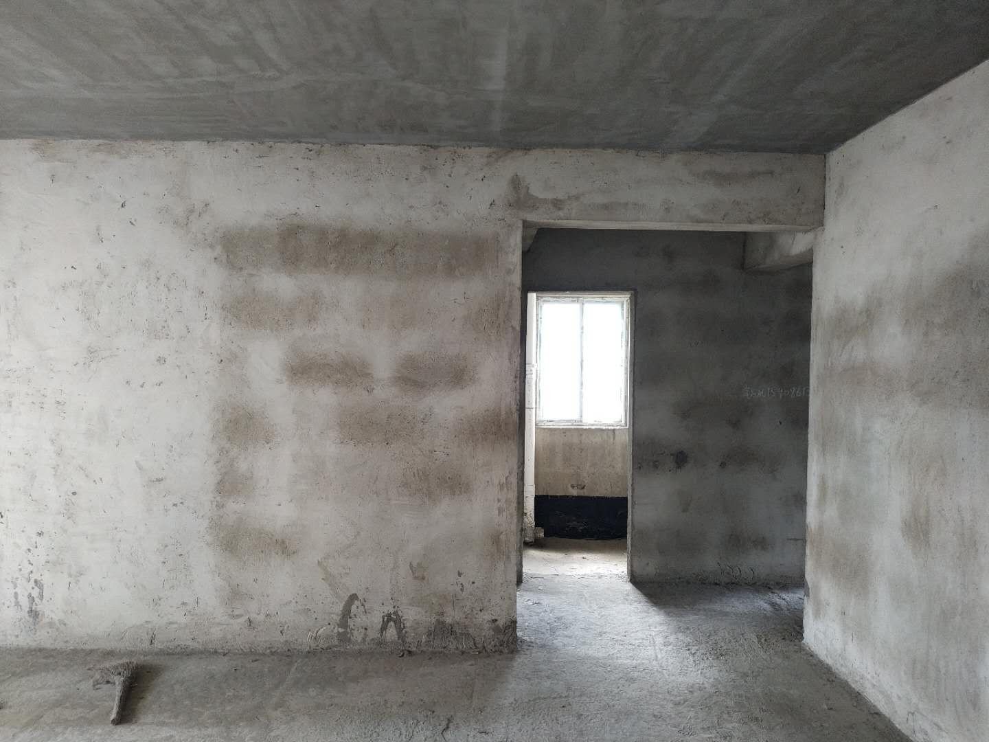 城南城市丽景毛坯三房，南北双阳台，证满二