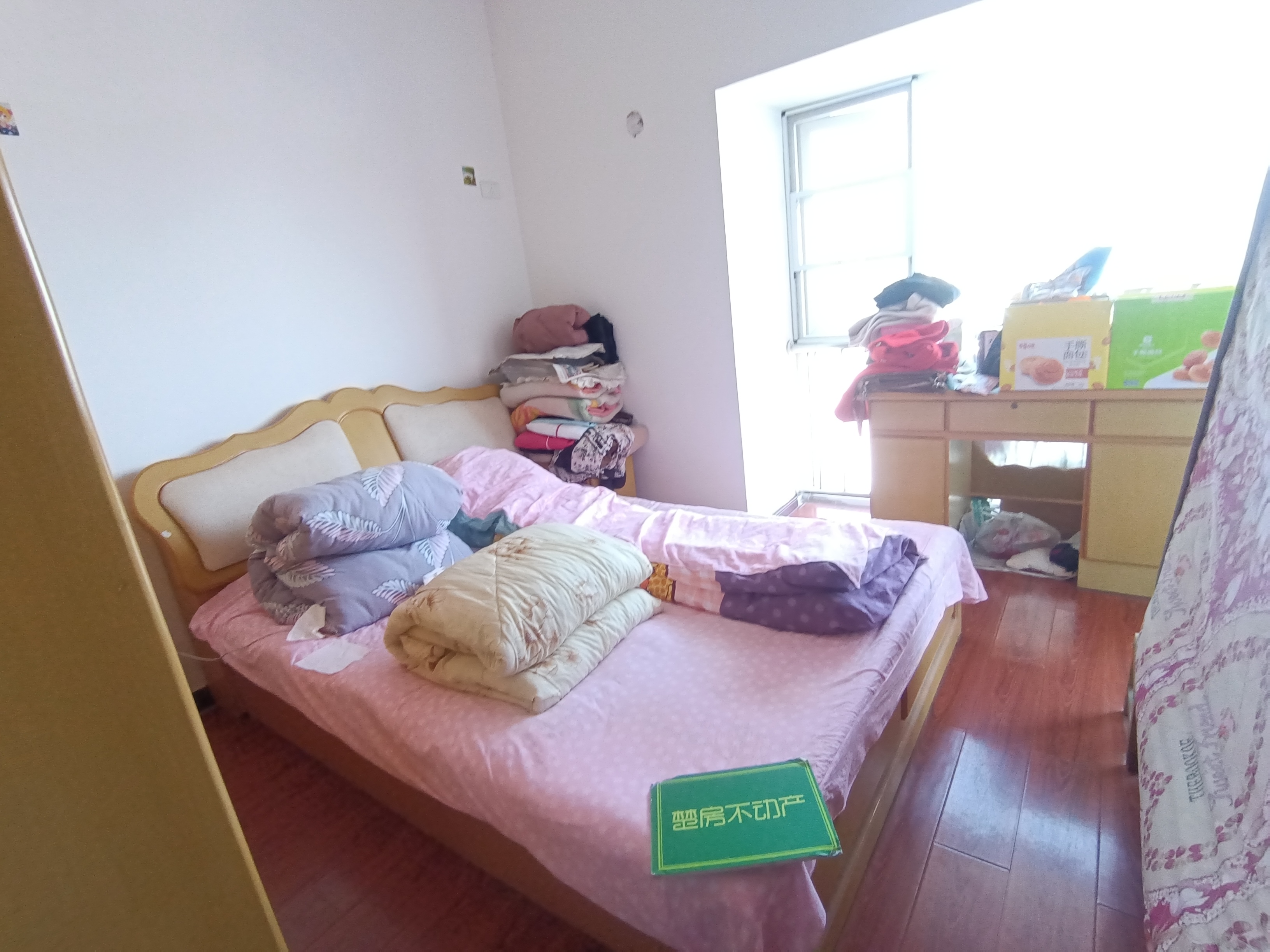 浅水湾精装两房老证出行方便