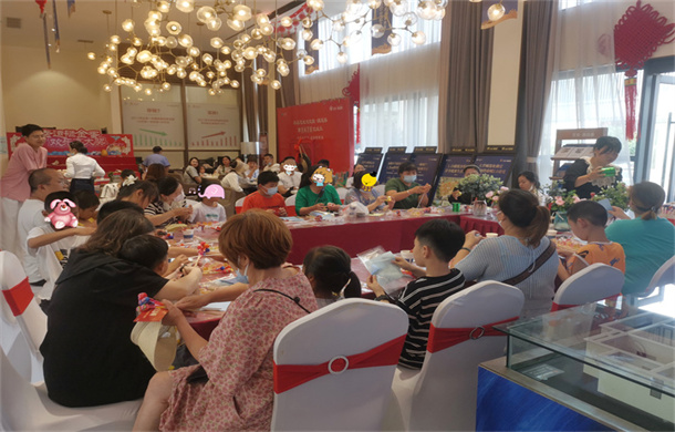 交投·满庭春|棒棒糖花束DIY，幸运拆盲盒欢乐上演