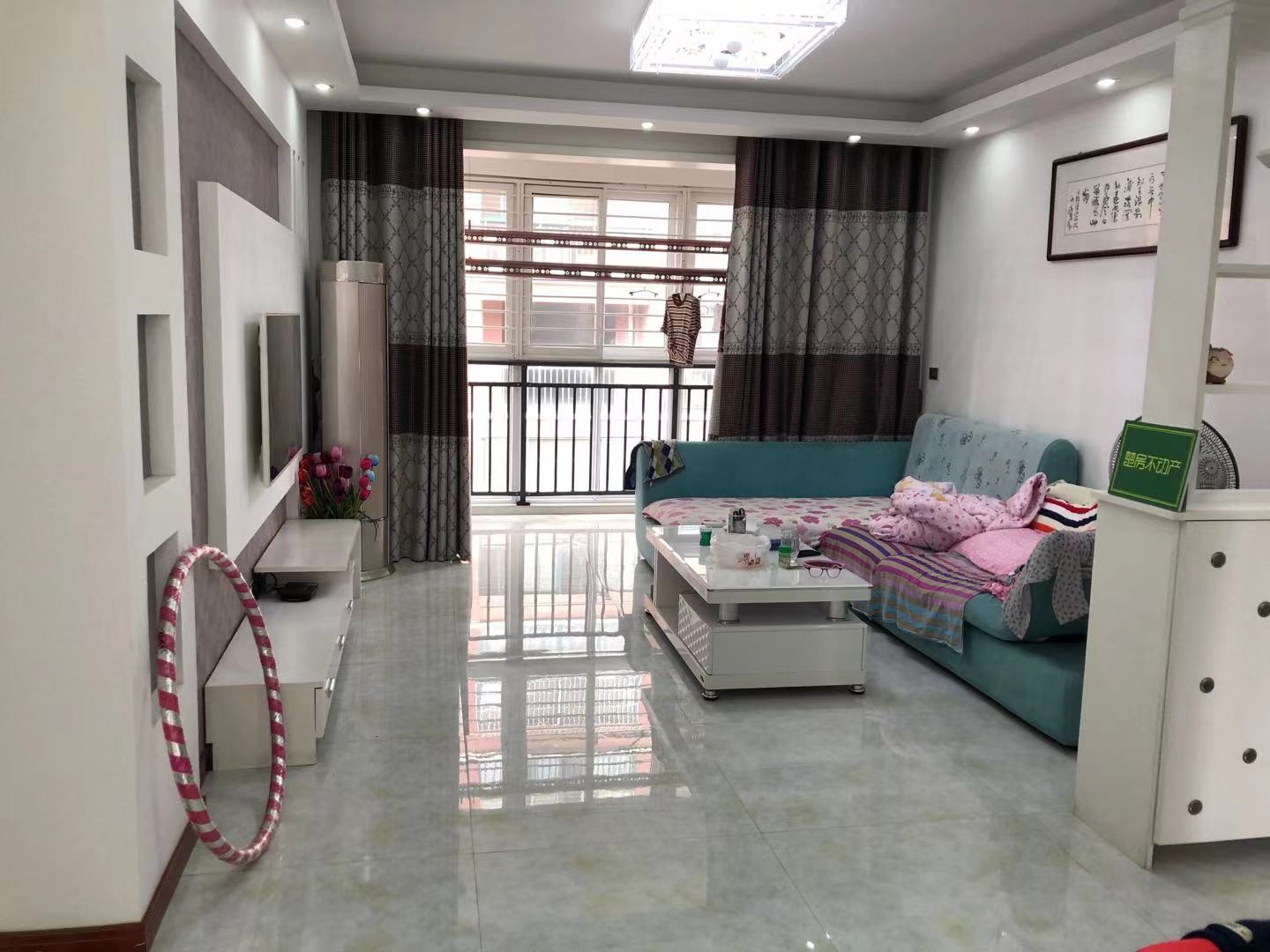 和园公馆 精装三房复式楼 家里成色新 拎包可住 周边配套齐全 位置好