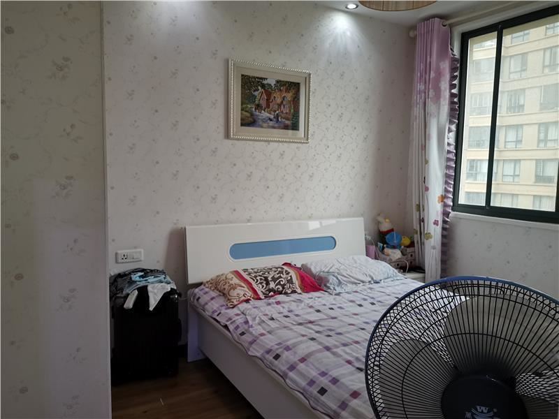 急售公园世家130平南北通透精装成色新有钥匙 看