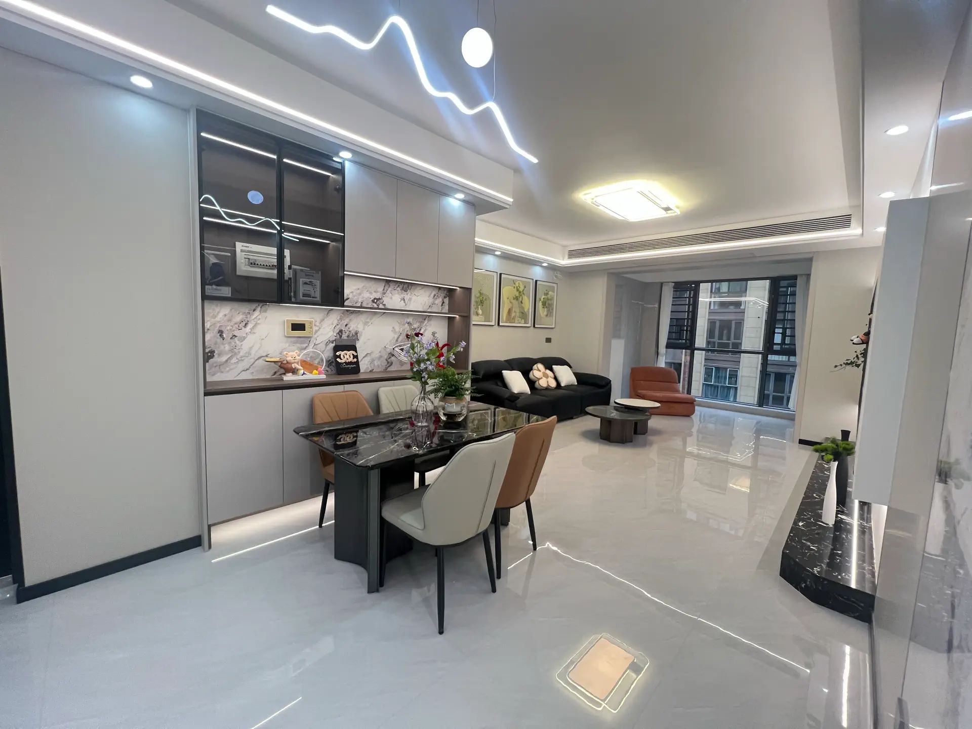 捡漏，绿地香格里拉，电梯小洋房，精装3室2厅2卫，好楼层，证满二