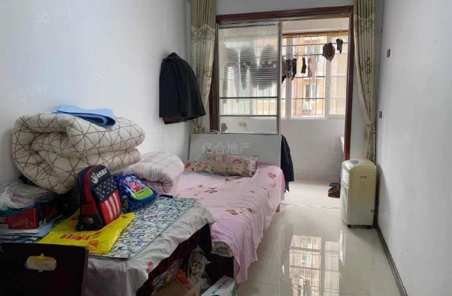 新景园3室2厅2卫1厨1阳台