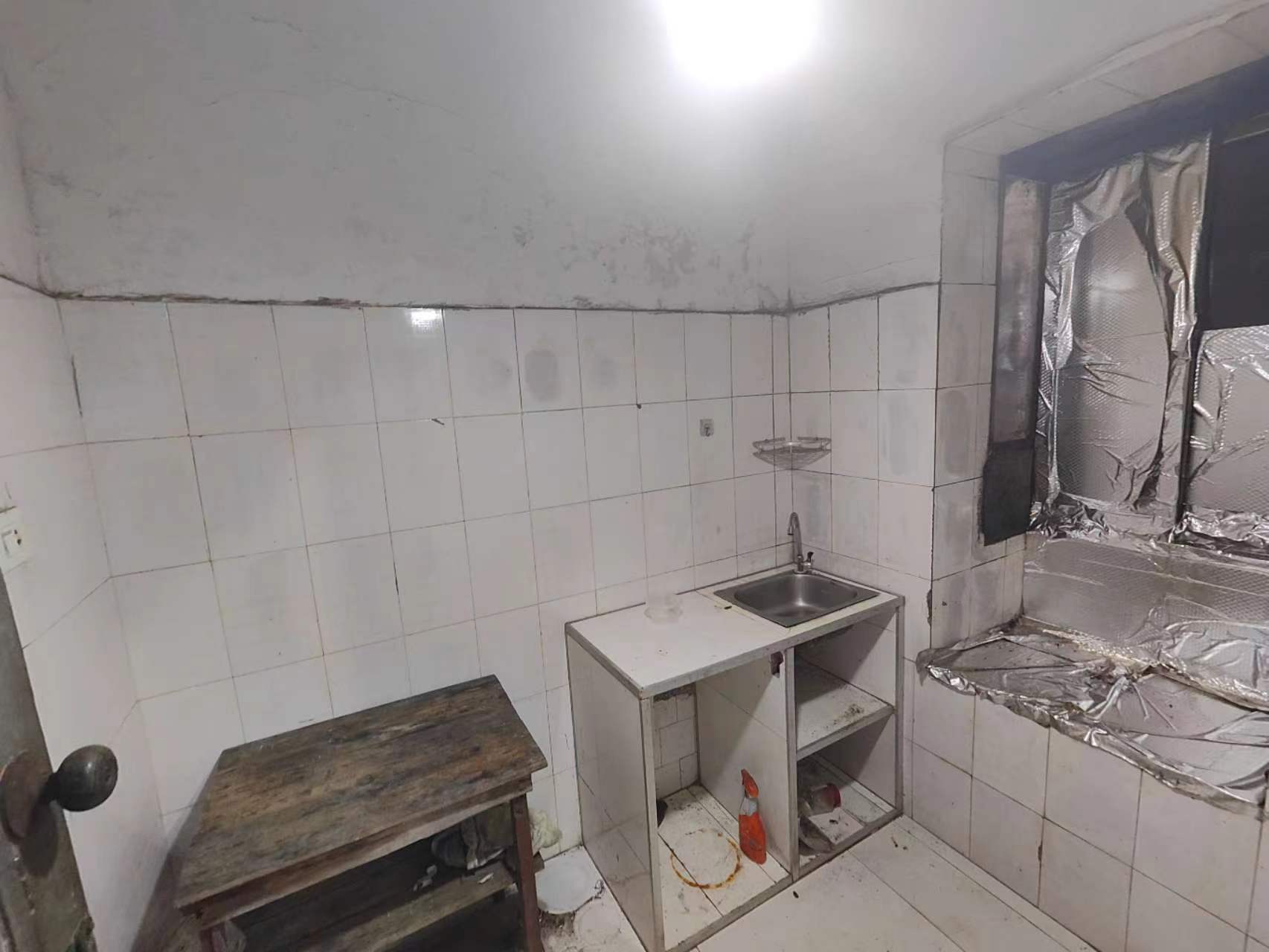 宏达路，沃尔玛附近仓库便宜出租，才600一个月，也可以当两室一厅住