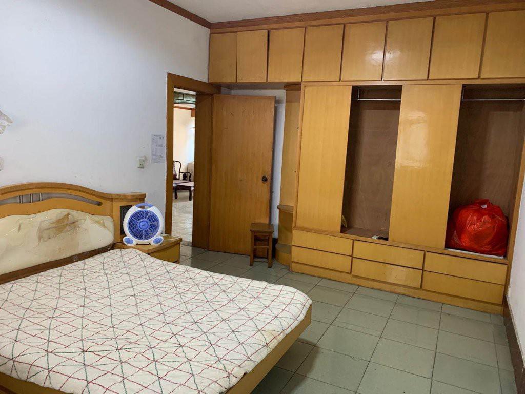 老二中旁简装三房，离武商近，满五 