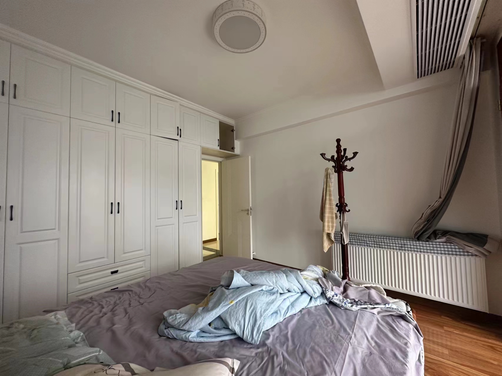 宏运名居.商城附近精装三房复式.证件满二