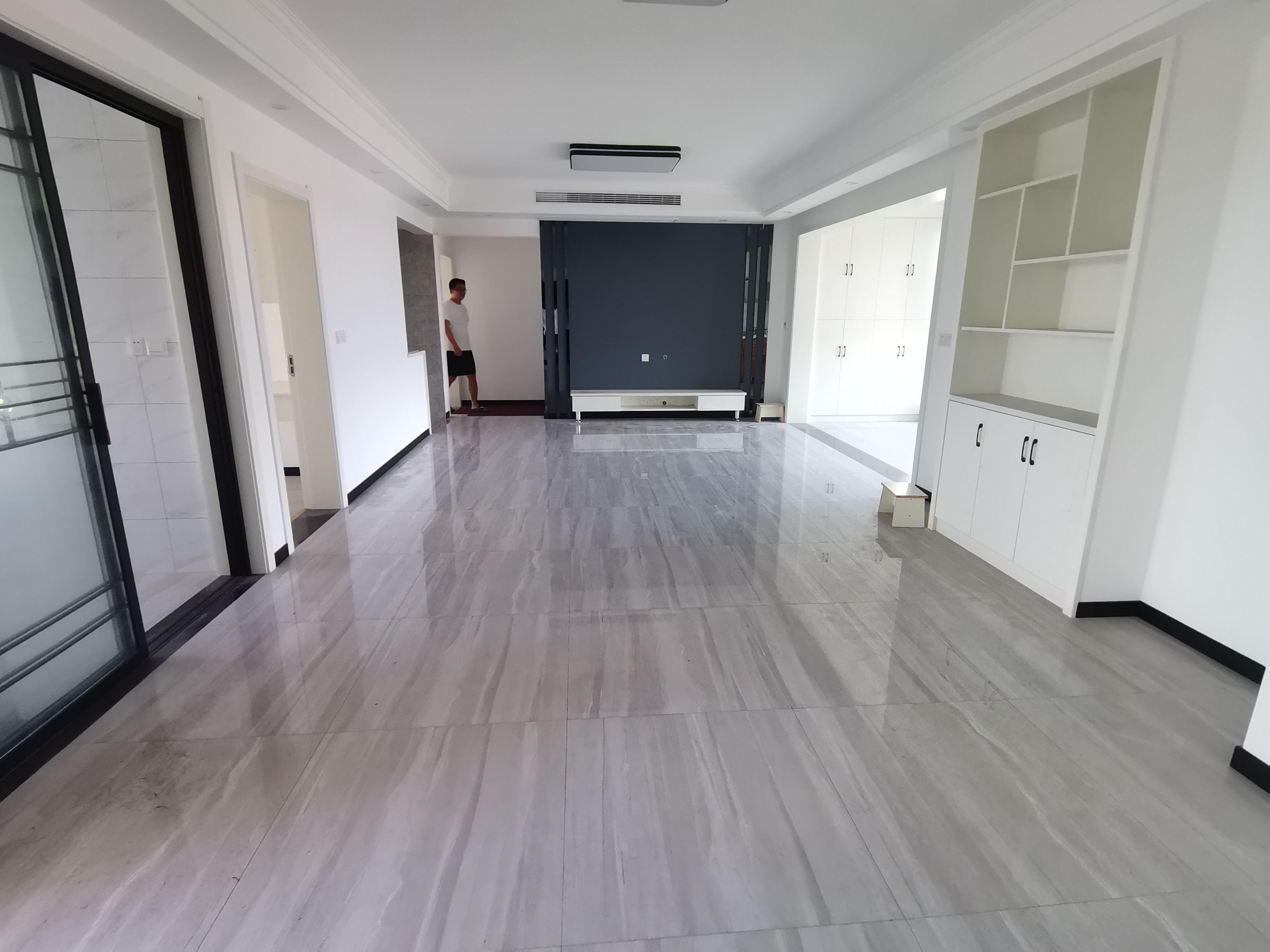 福星城 全新装修三房 中间楼层 户型方正 房东诚意出售