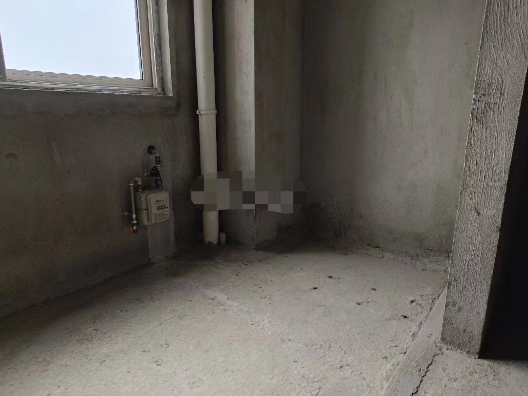 122，业主急售。仙桃一中对面，漫城林语，好楼层，好户型，单价4250一平