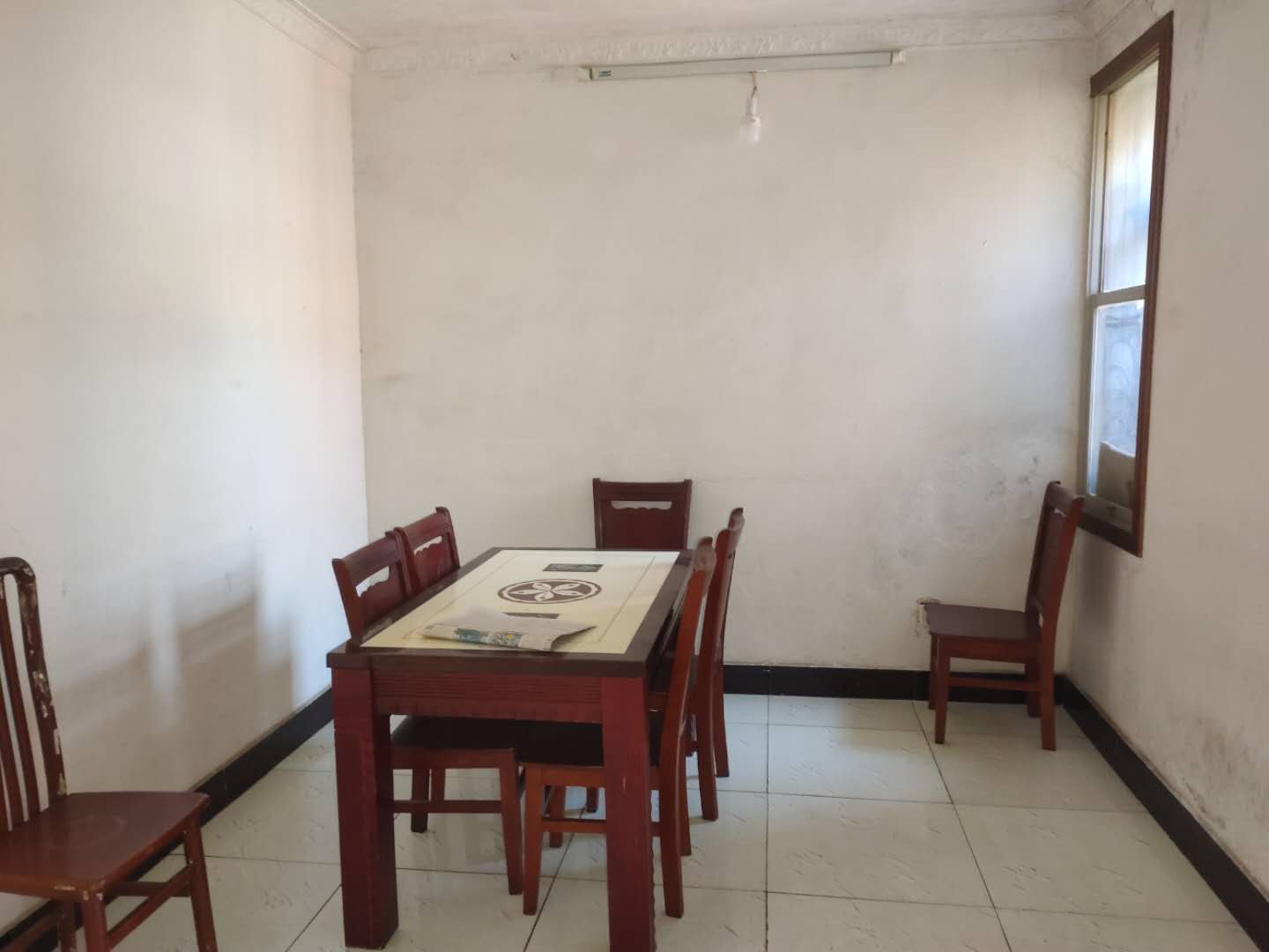 实验四小旁边中层停车方便 二中  