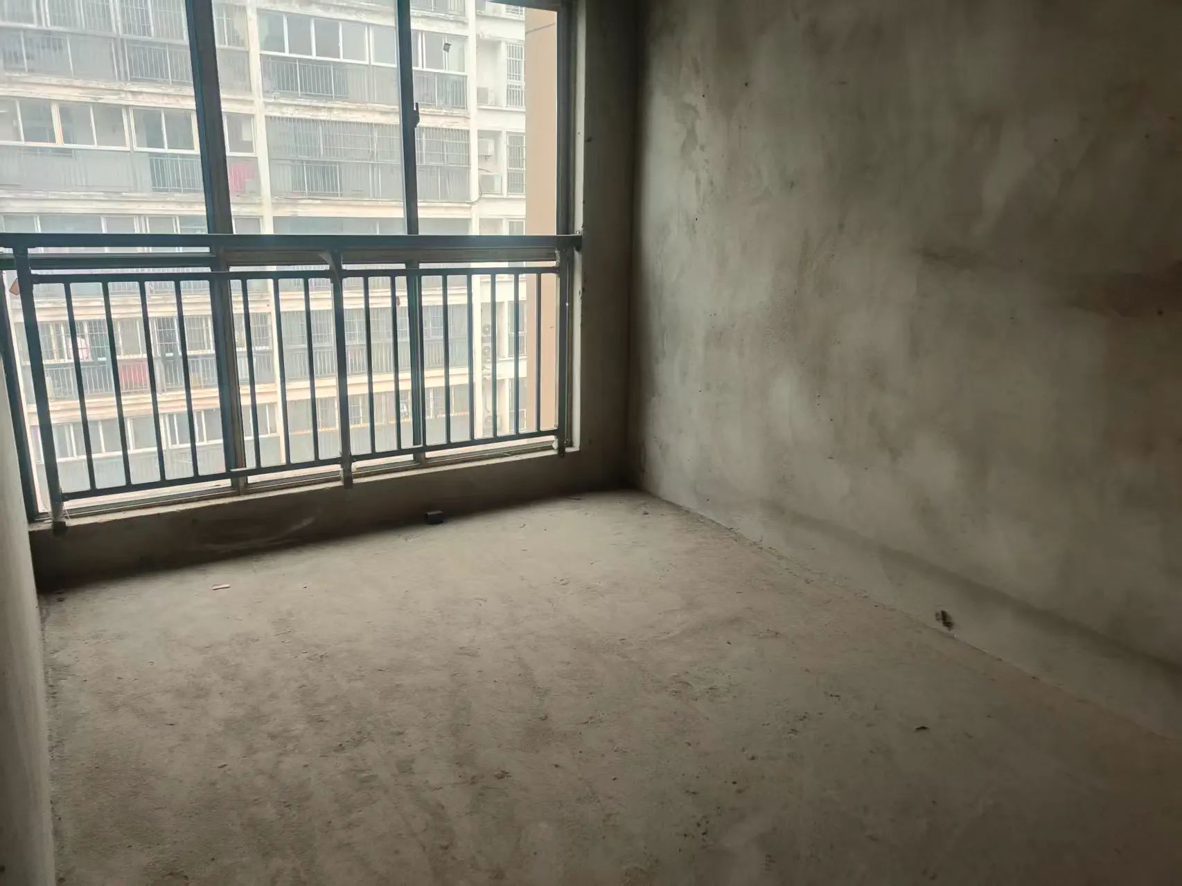 捡漏，商城附近，单价2600，毛坯四房，电梯小高层，好楼层