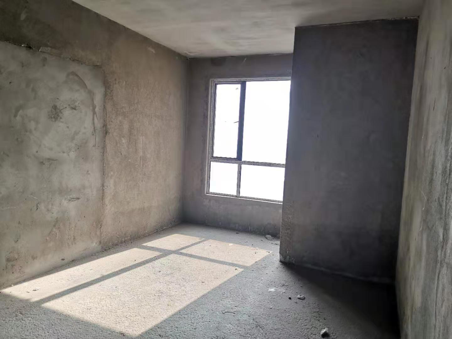 城东读和平 四中有单 衣帽间