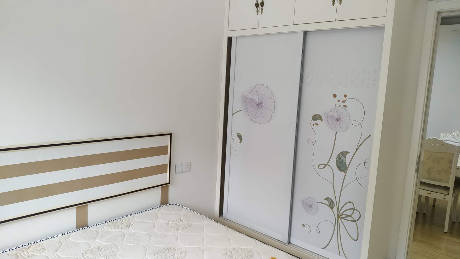 和合国际，温馨二室，环境比较大的小区，全屋带供暖，基本没住，看房方便