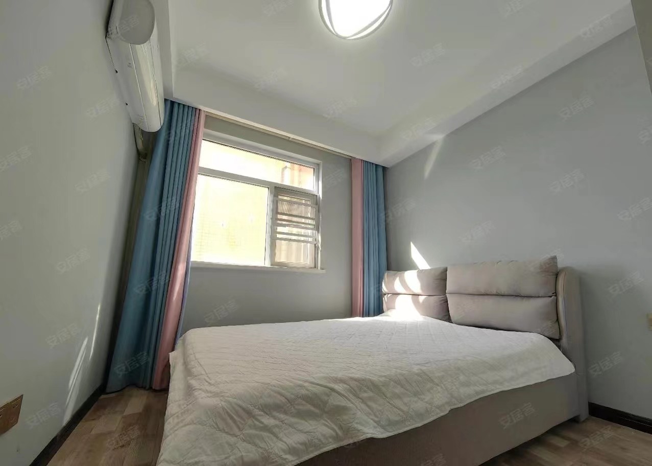 22，忍痛急售，一中旁，中间好楼层，精装小三房，满二