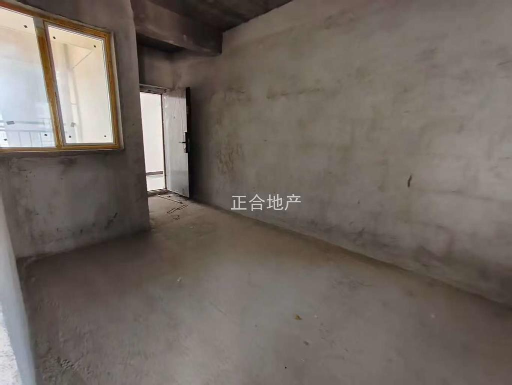 城南，朝阳丽景，稀缺两房，房东亏本出售，电梯中间楼层13楼