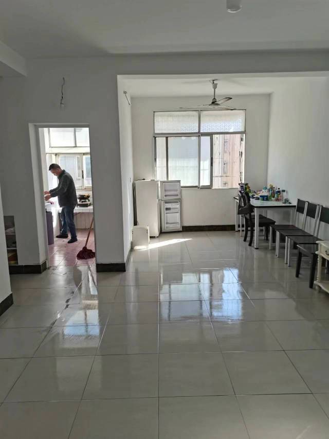 新八中附近二室二厅，拎包即住