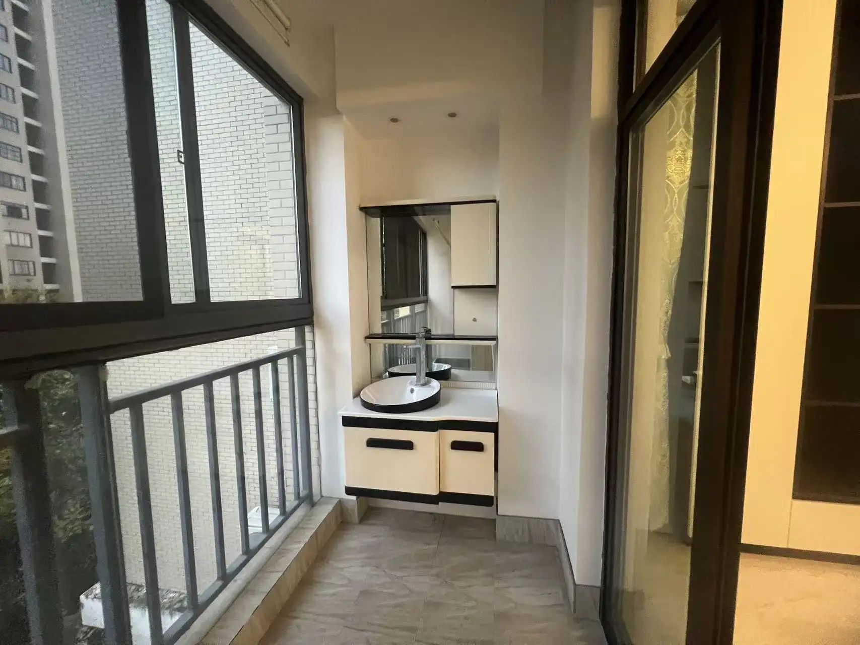 城西，红树湾，电梯小高层，边户，南北通透，精装3房2卫，老证