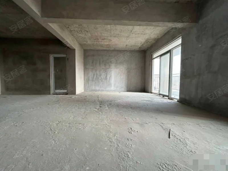 捡漏，城南，毛坯两房，南北通透，诚心出售，好楼层