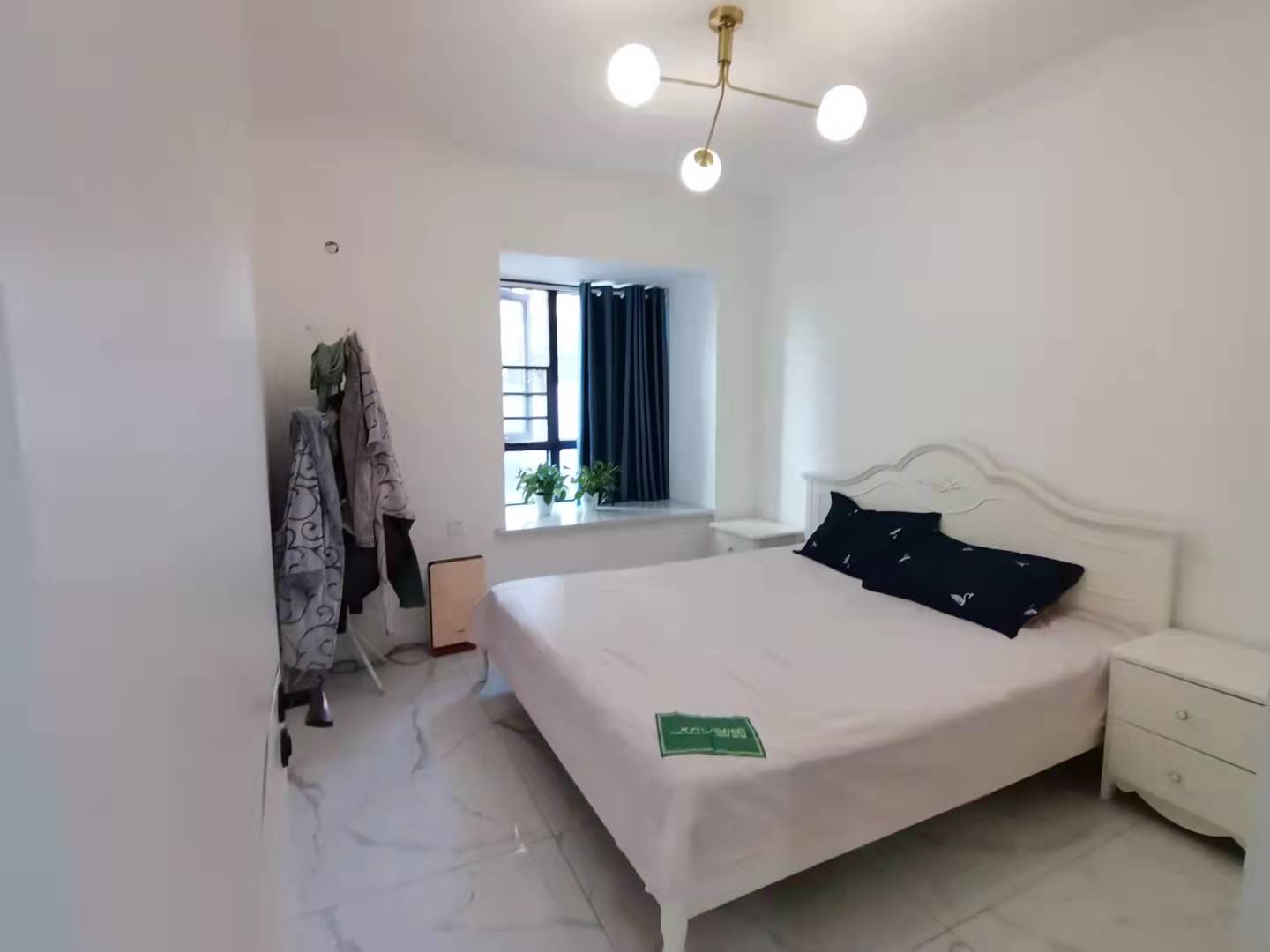 森林国际精装两房带露台装修新保养好房东诚意出售