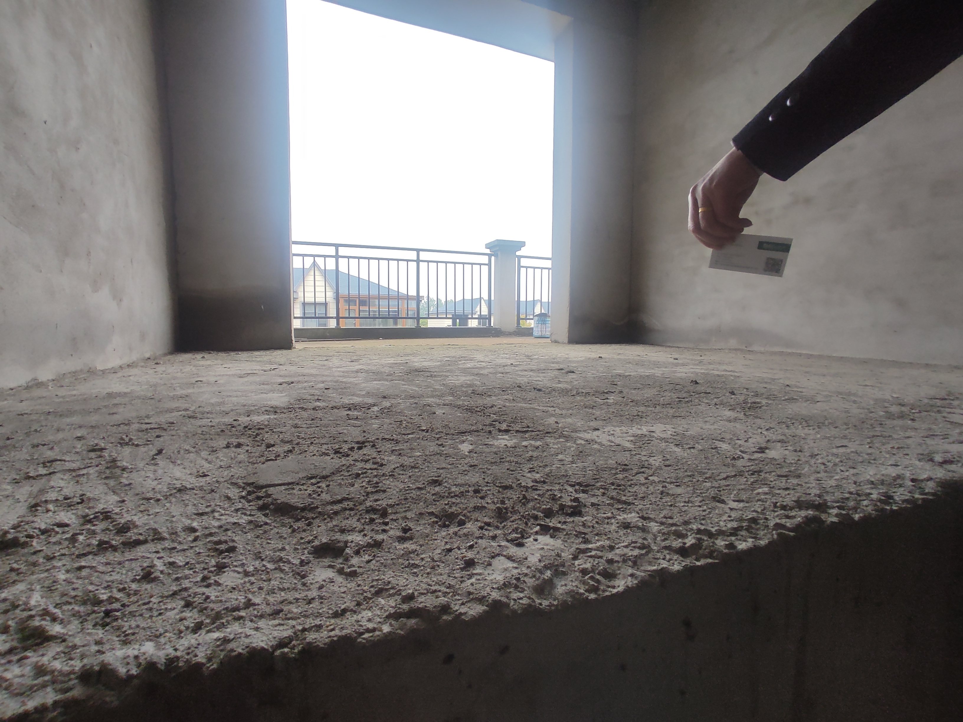 太子湖旁边联排别墅，性价比超高，业主诚心卖，看房方便