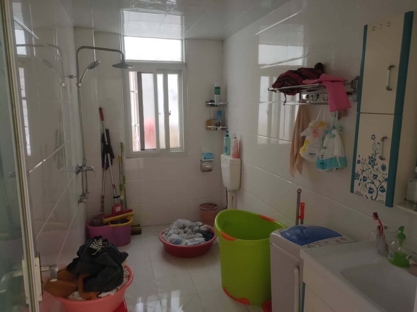 车站旁边 世北春花园 精装三房 全新家电 中间楼层 业主诚意出