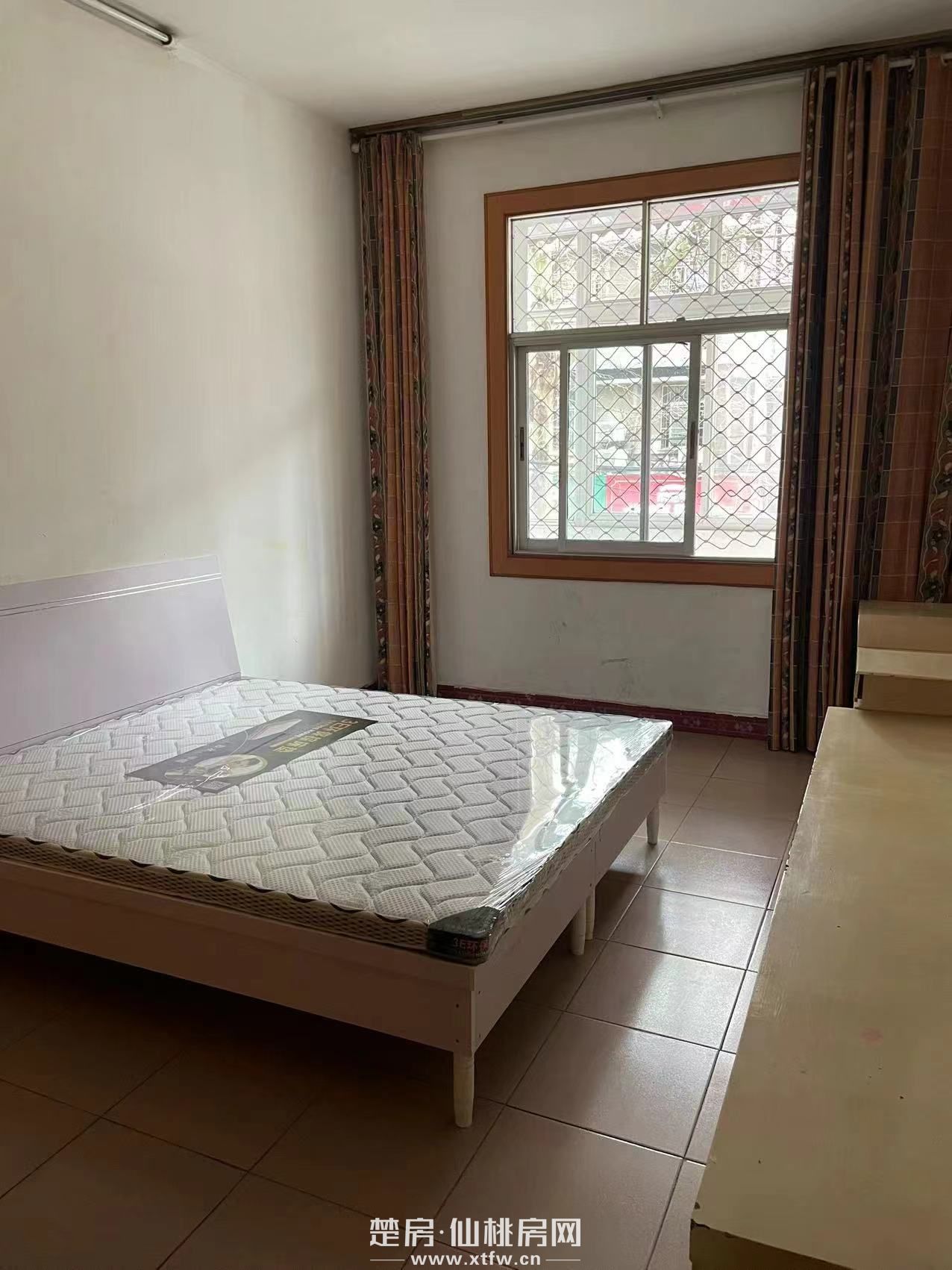 80平方三室两厅，家电厨房齐全，可拎包入住