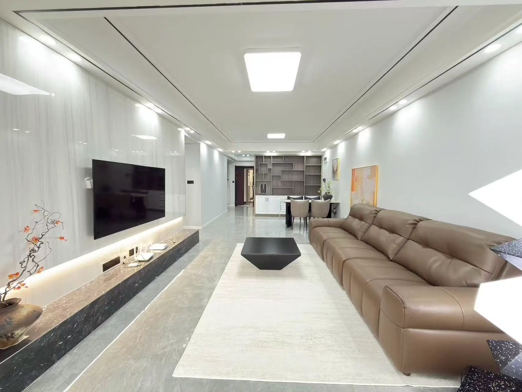 城南，领秀城，精装大三房，好楼层，户型方正，人车分流，满二，送车位